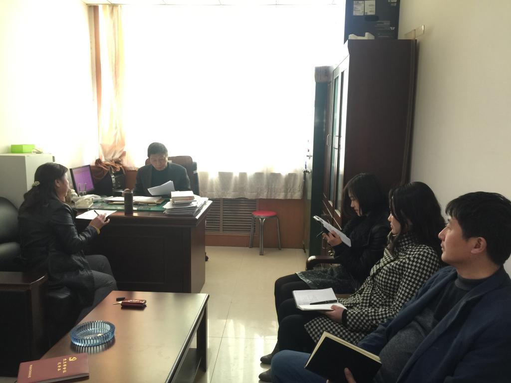 学生党支部学习现场